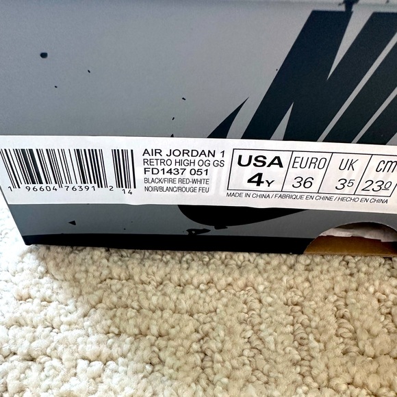 Air Jordan 1 - size 4 - Picture 4 of 4